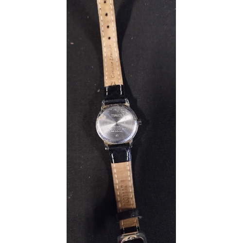 152 - Ladies Timex indiglo WR30 M. With leather Strap