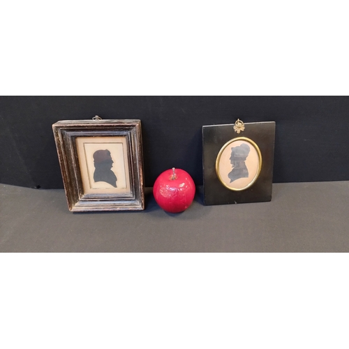 207 - Two small vintage silhouette pictures. Measures 15.5 x 13 & 14.5 x 12.5 cm