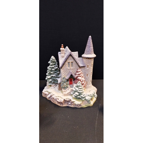 225 - 5 x Lilliput Lane houses, Kerry Lodge, chestnut cottage, Mistletoe Cottage, Highland Lodge, and wate... 