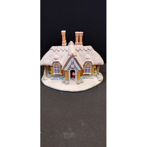 225 - 5 x Lilliput Lane houses, Kerry Lodge, chestnut cottage, Mistletoe Cottage, Highland Lodge, and wate... 