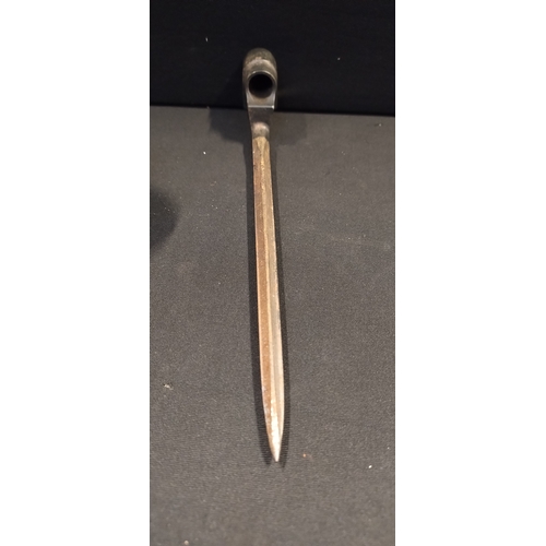 247 - British No.4 mk I bayonet with G R marking