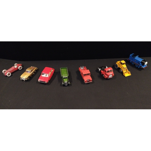 251 - Selection of Vintage diecast vehicles, Corgi, Dinky and other makers