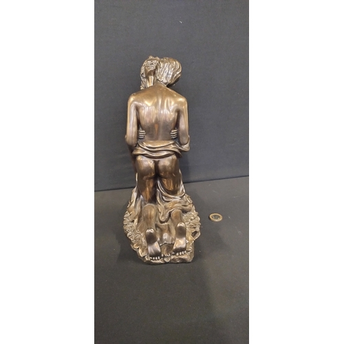 269 - Signed 1998 Crosa Heavy Figure of Romantic Couple. Measures approx H 28 x W 24 x D 13.5 cm