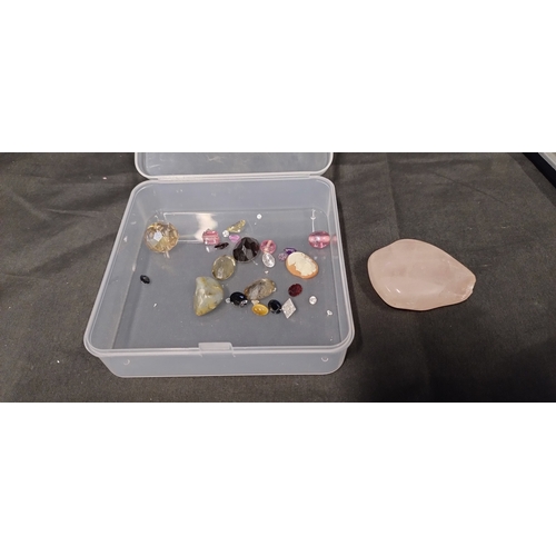 387 - Lot containing mixed costume jewellery gemstones,cameo stone and a rose quartz stone