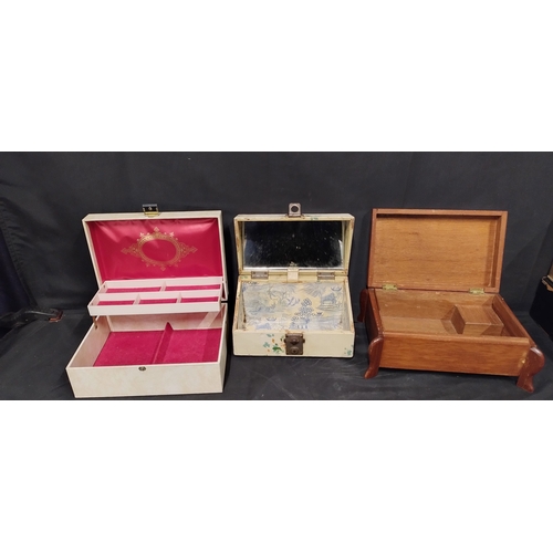 413 - Various vintage jewellery boxes