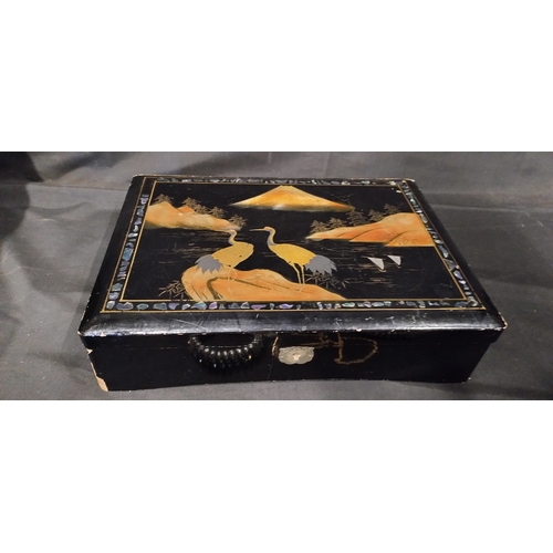 485 - Oriental style jewellery box containing costume jewellery