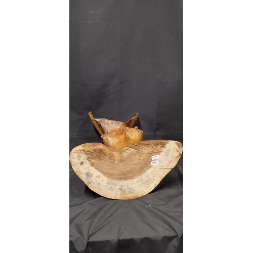 75 - Very large wooden eagle made from 1 solid piece of wood. Measures approx H 79.5 x W 36 x D 20 cm