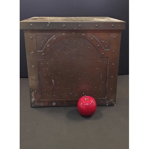 134 - Copper coal bin with lion head handles and hinged lid and lining box, measures approx H 34.5 x W 37 ... 