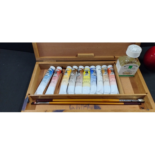 186 - Windsor and Newton Wooden Artists oil Paint set, oils, bottle of oil colour, brushes and pallet