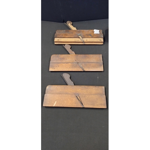 227 - 10 x Vintage various sized wooden moulding planes