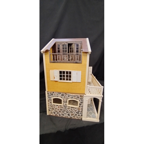 56 - Lundby dolls house powers up measures approx H 57.5 x W 87 x D 37 cm ( no power supply)