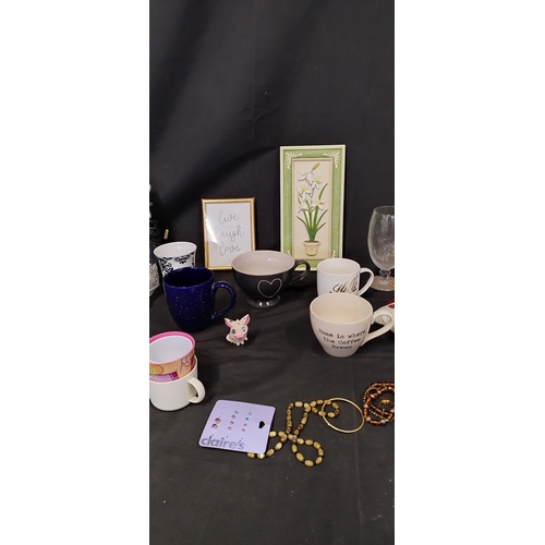 68 - Selection of homeware including lamps, picture frames and cups