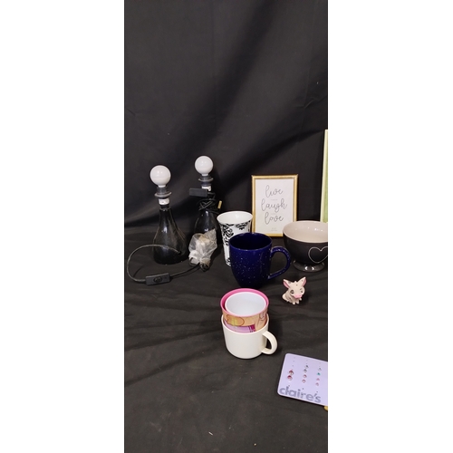 68 - Selection of homeware including lamps, picture frames and cups