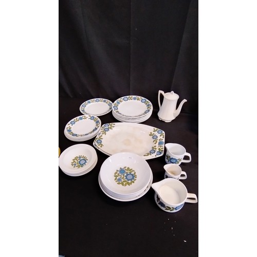 127 - Collection of vintage J&G Making table ware and Crown Ducal bowls, cream jug and cake stand