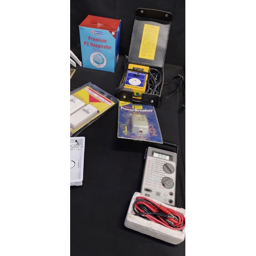 141 - Mixed lot including digital multimeter working, portable appliance check PAC500, box of 10 x P2 resp... 