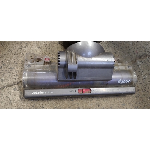 174 - Reconditioned Dyson DC 40 upright vacuum cleaner with Accessories