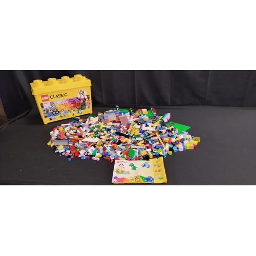 413 - Box of classic Lego pieces ( 2015)