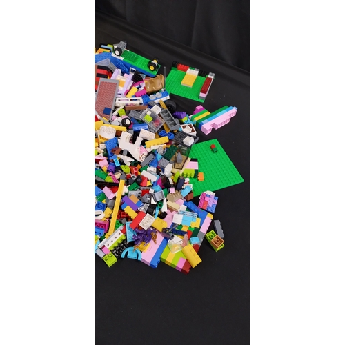 413 - Box of classic Lego pieces ( 2015)