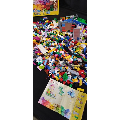 413 - Box of classic Lego pieces ( 2015)