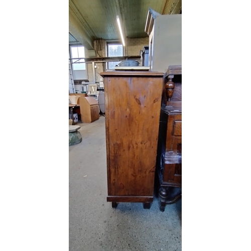 425 - Wooden 4 shelf cupboard with floral handles. Measures approx H 124 x W 104 x D 44.5 cm