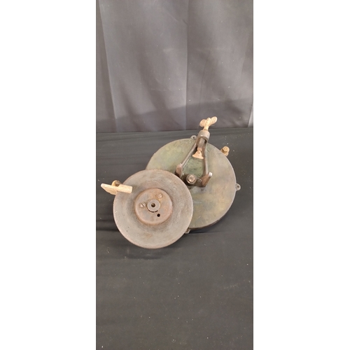 48 - Vintage Old hand grinding wheel