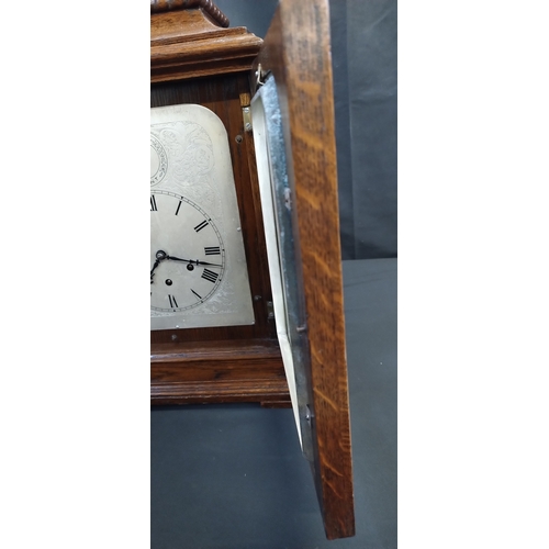 65 - Gustav Becker Boardroom mahogany clock No 201209. Measures approx H 46 x W 30 x D 19 cm