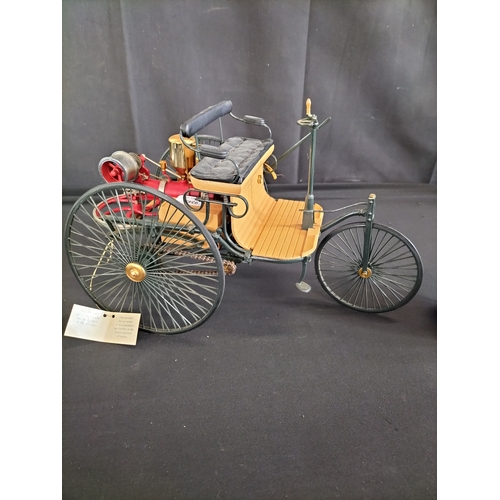 87 - Franklin mint 1: 8 scale model of a Benz Patent Motorwagen