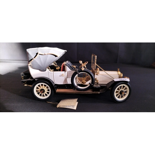 93 - Franklin mint 1:24 scale die cast  model of a 1912 Packard Victoria