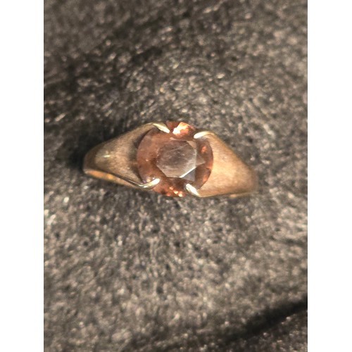 3 - 9ct gold ring set with smokey quartz size N/O weighs approx 2.23g