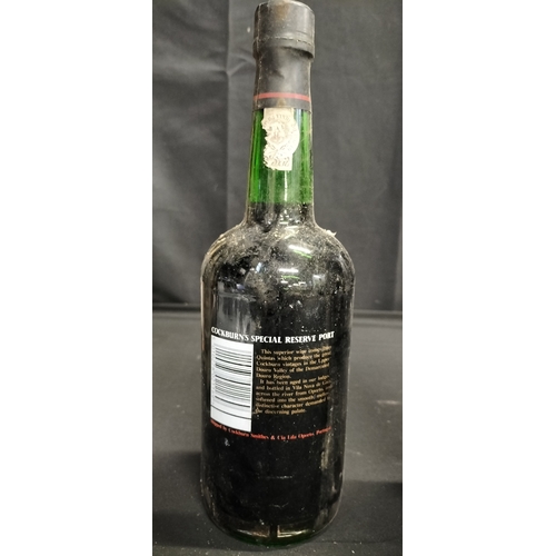 186 - 75cl unopened bottle of Cockburn's Special Reserve port