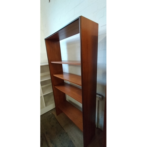 201 - G- plan 4 shelf shelving unit. Measures approx H 150.5 x W 75.5 x D 27 cm. Collection only