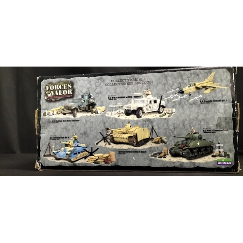 210 - Boxed Forces of Valor 1.32 scale model U.K. Infantry Tank. El-Alamein 1942.