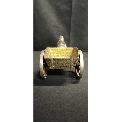 216 - Cast metal horse and cart. Measures approx H 12 x 26.5 x D 12 cm