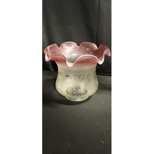 246 - Vintage glass oil lamp with pink rimmed etched shade. Measures approx H 77 x W 22.5 cm