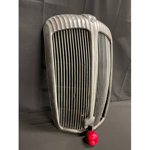 44 - Vintage Daimler front grille