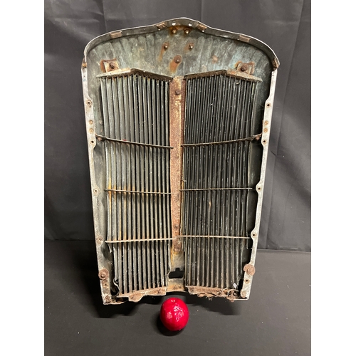 44 - Vintage Daimler front grille