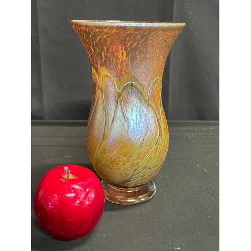 88 - Decorative lustre art glass vase