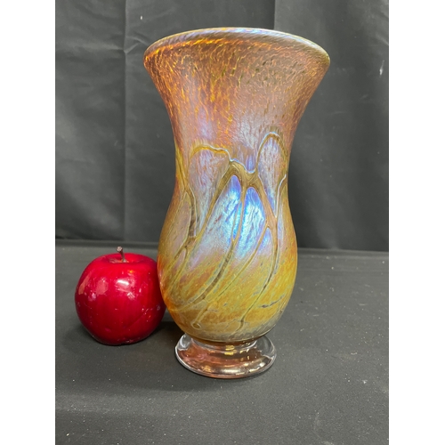 88 - Decorative lustre art glass vase