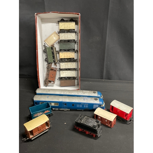 111 - Selection of vintage Tri-ang Train Carriages