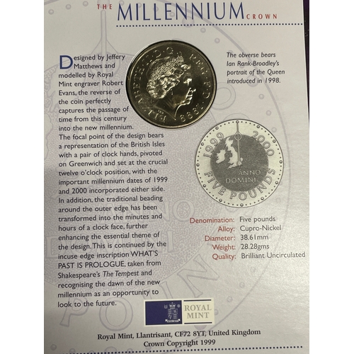 138 - Millennium £5 coin presentation coin collector pack