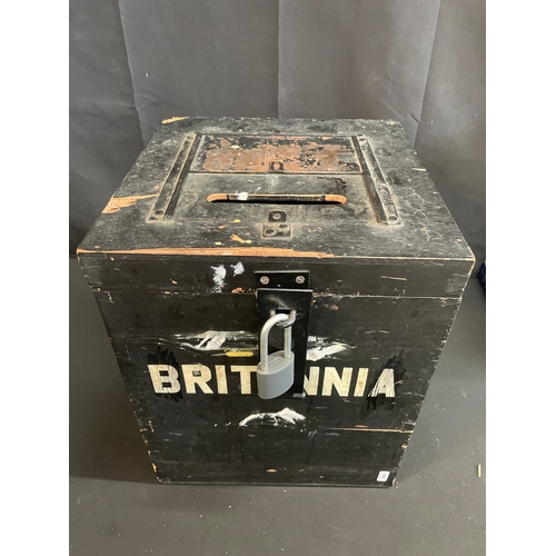 139 - Vintage ballot box 40x33x33cm