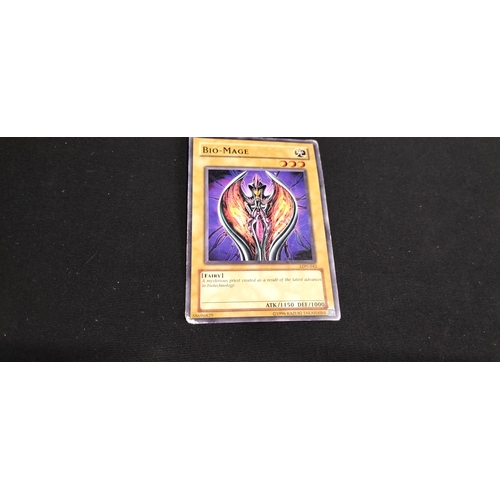 190 - 17 Vintage 1996 Yu-Gi-Oh cards