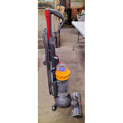 121 - Reconditioned Dyson DC40 with accessories