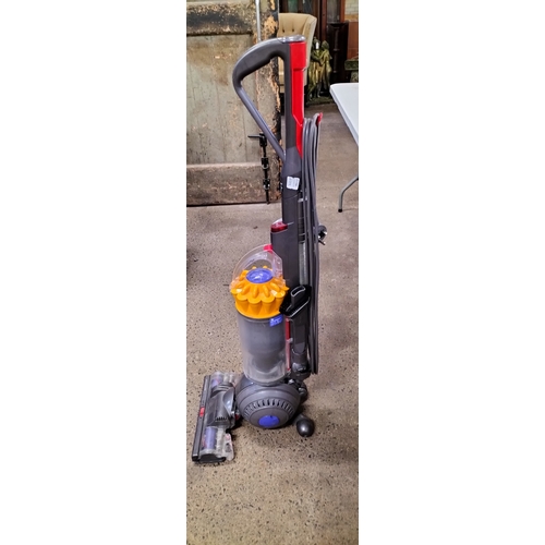 121 - Reconditioned Dyson DC40 with accessories