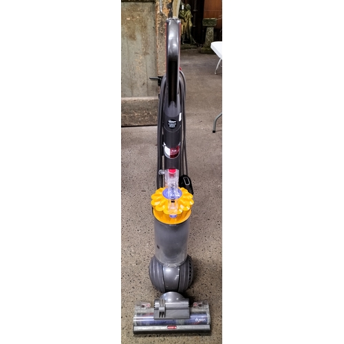 121 - Reconditioned Dyson DC40 with accessories