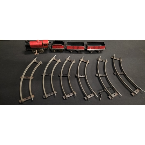 186 - vintage 1930's Boxed Hornby  MO Goods set with 6100 tender and 6 pieces of track. Working