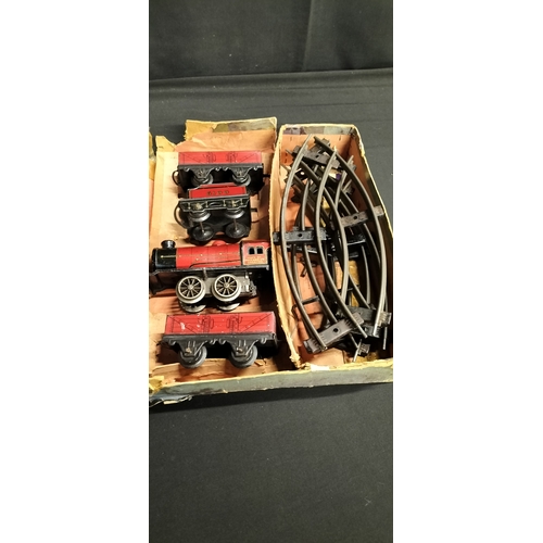 186 - vintage 1930's Boxed Hornby  MO Goods set with 6100 tender and 6 pieces of track. Working