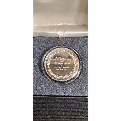 261 - Silver proof coin with box commemorating the marriage of HRH the prince of Wales to Lady Diana Spenc... 