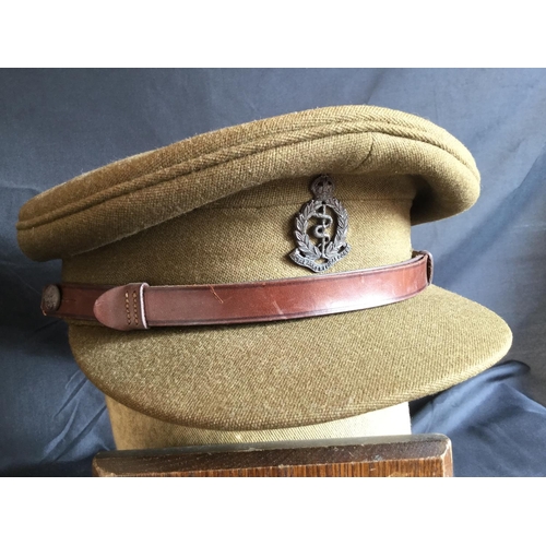 100 - ORIGINAL WW2 RAMC ROYAL ARMY MEDICAL CORPS OFFICERS HAT AND PLAQUE