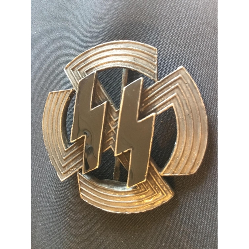 120 - RARE WAFFEN SS WW2 GERMAN  SPORTS BADGE WITH PIN TO REVERSE SIDE